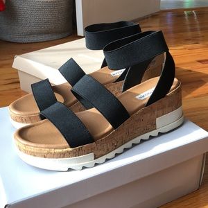 Bandi / Black Strap Sandal